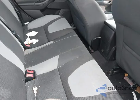 2014 Ford Focus Se z USA, uszkodzony, nr VIN 1FADP3F21EL459119